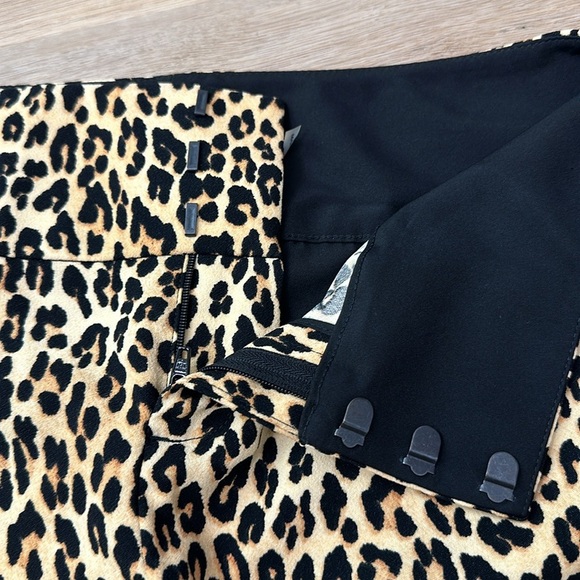 NEW Alice + Olivia Leopard Print High Waist Pants - Picture 10 of 10